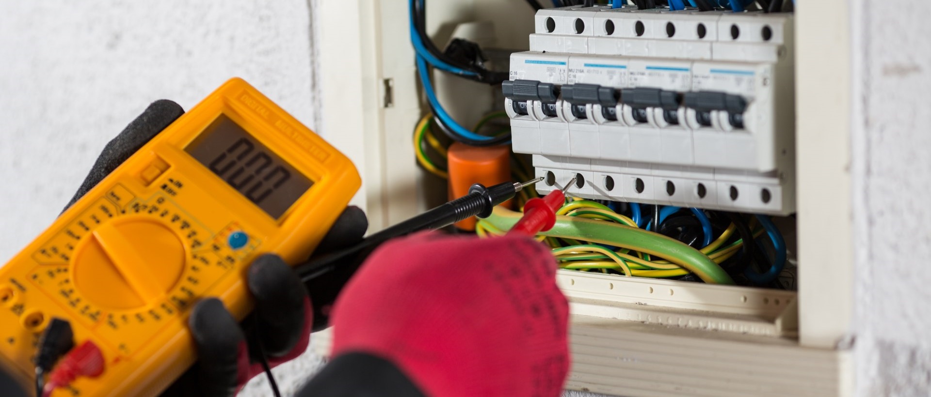 Electricians W8